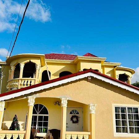The Rest Stop-B- 15 Min From Airport/24Hrs Security Teluk Montego Bagian luar foto