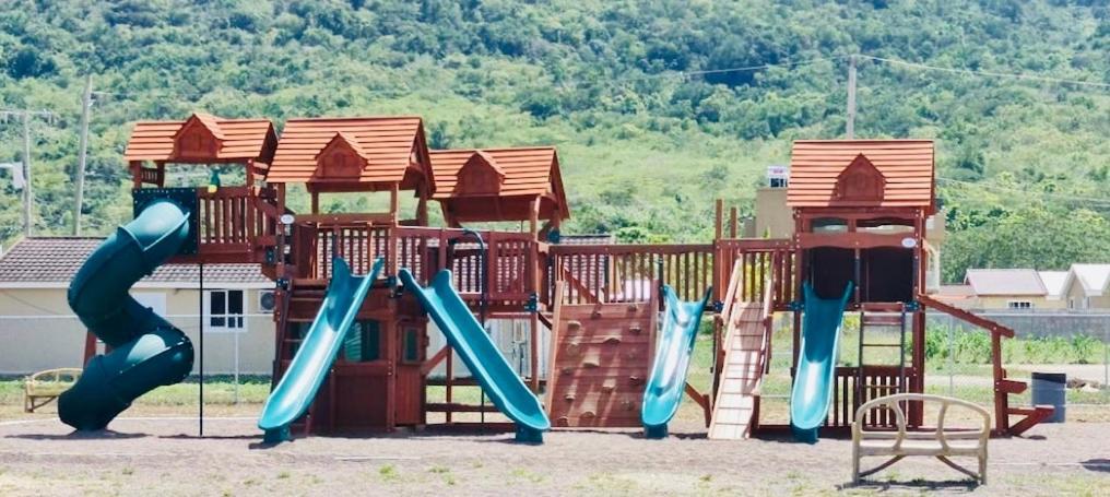 The Rest Stop-B- 15 Min From Airport/24Hrs Security Teluk Montego Bagian luar foto